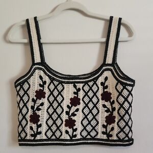 Timing Black and White Floral Crochet Crop Top